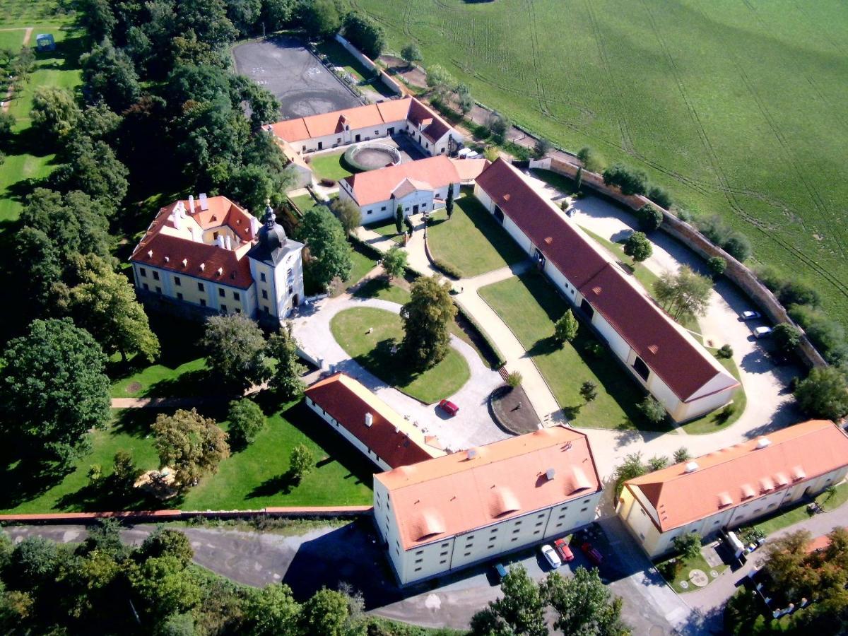 Pytloun Chateau Hotel Ctenice Prague Luaran gambar