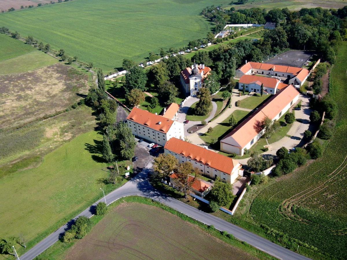 Pytloun Chateau Hotel Ctenice Prague Luaran gambar